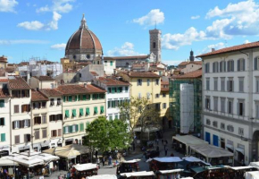 Panoramic Suite near Duomo and Station Florence